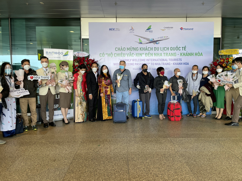 Khanh Hoa welcomes the first flight carrying more than 290 international guests