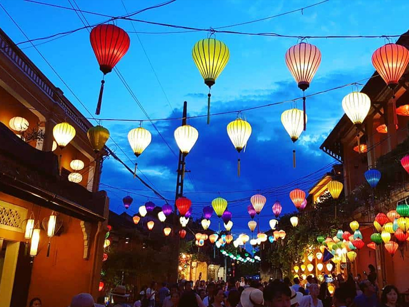 Light up Hoi An to welcome the New Year