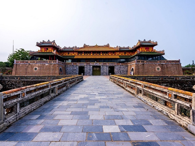 See the silent ancient capital of Hue during the epidemic time